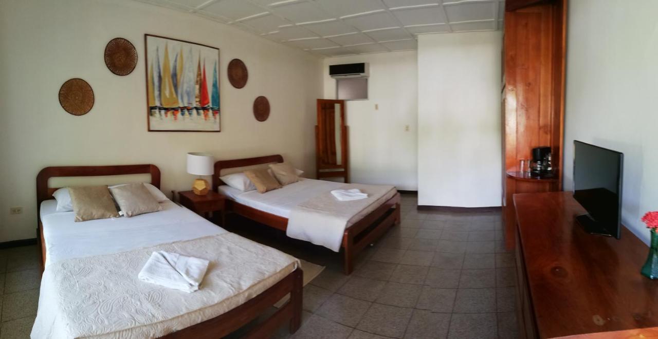 Hotel La Isla ปาร์ริตา ภายนอก รูปภาพ